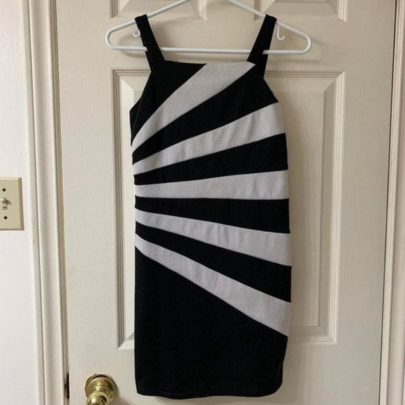 🌷3 for$25🌷IZ Amy Byer, Size 14 Girls, Black & White Sunburst Pattern Dress - Picture 2 of 8